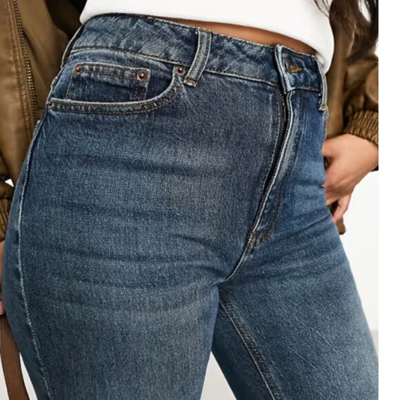 NWT - ASOS DESIGN Flared Jeans in Dark Wash Blue - 28Wx34L - Picture 4 of 14